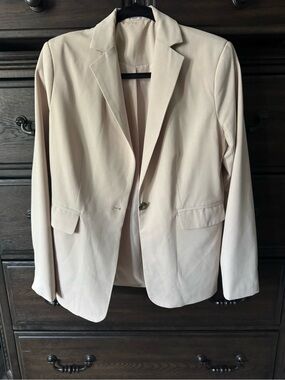 Classic Light Beige Single-Button Blazer